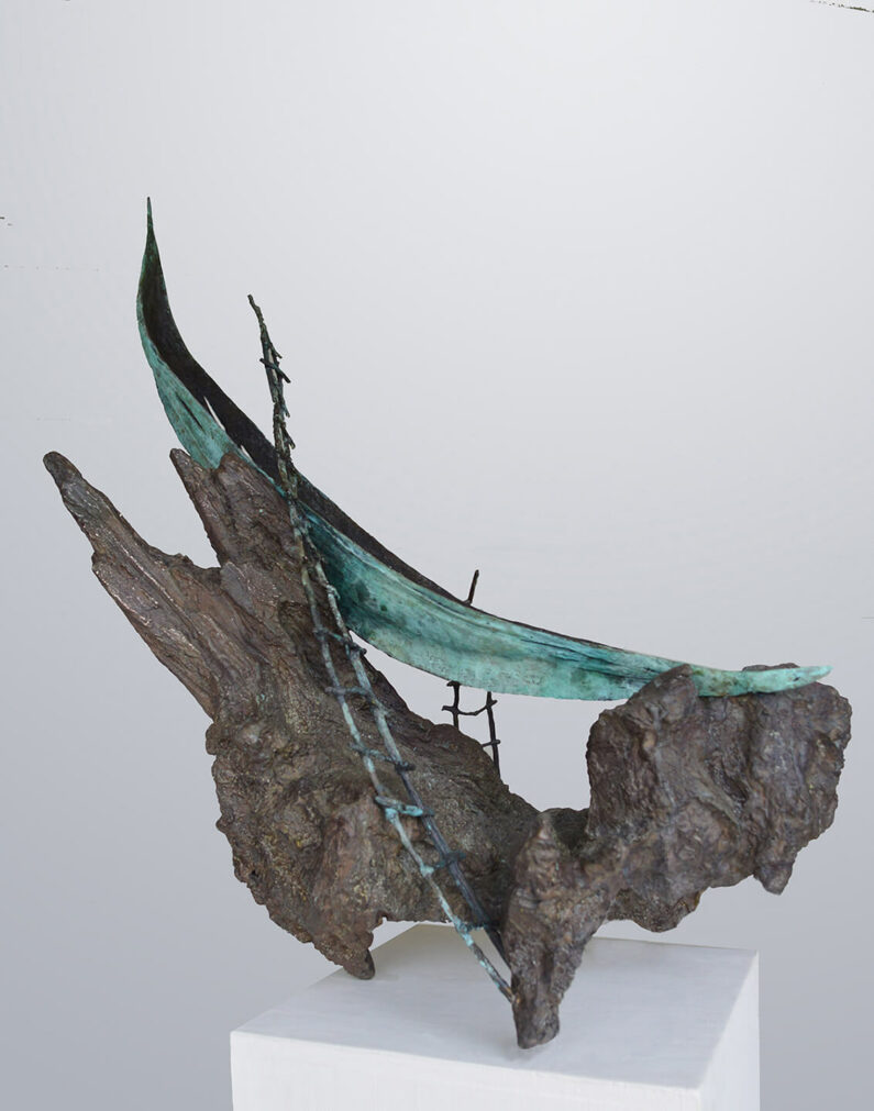 Kristin Lindseth - Arrival - bronze - 36 x 33 x 19 in